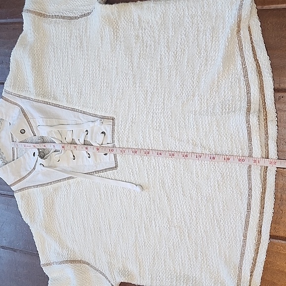 BKE Urban Outfitters Tague Lace Up Textured Cropped Knit Longsleeve Cream Shirt - Picture 7 of 13